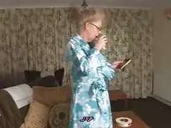 Arme lonesome oma