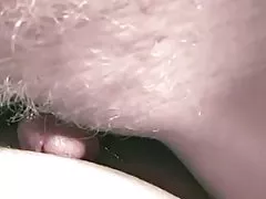 Harige blonde pussy tease
