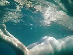 Naakt naakt Duitse milf met kleine tieten graag Toon pussy