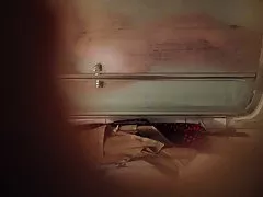Harige vrouw in slaapkamer (verborgen cam)