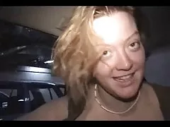 Bleke roodharige nerd opgepikt en fucked in auto
