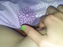 Iets harige ex-gf Vingeren clit naar een orgasme (pov)